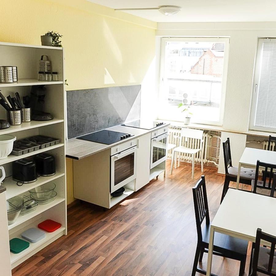 Zentral Gelegene Zimmer Mit Gemeinschaftsbad Und Kueche Nuremberg Exterior photo